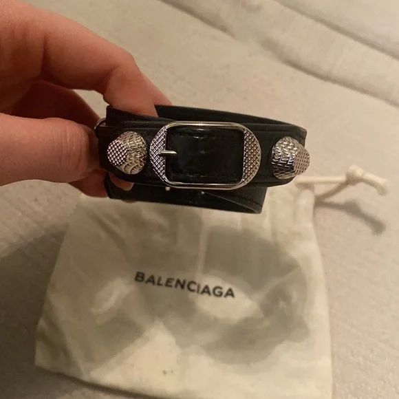 Authentic Balenciaga Black Leather cuff bracelet 69100 auth BALENCIAGA anthracite grey leather ARENA GIANT  main image 4
